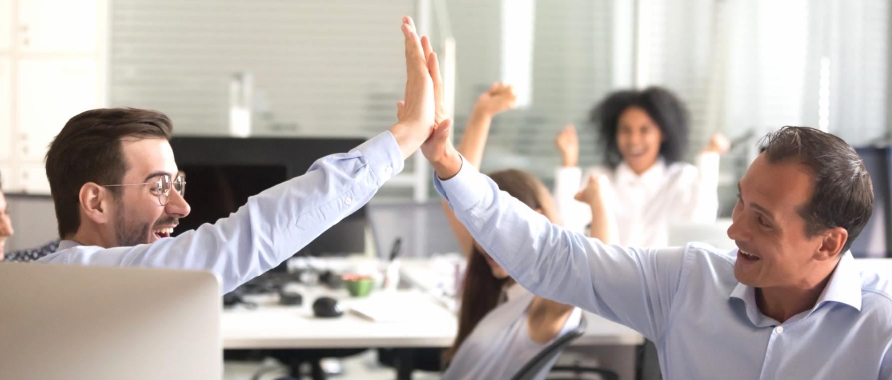 Zespół Pynezou podczas pracy analitycznej